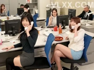 Mới chia tay người yêu chị gái nhờ tôi xoa lồn