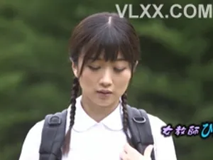 Thấy con trai mãi mê công việc để vợ sắp cưới của con trai cô đơn, bố ông xã làm liều đè phang con dâu