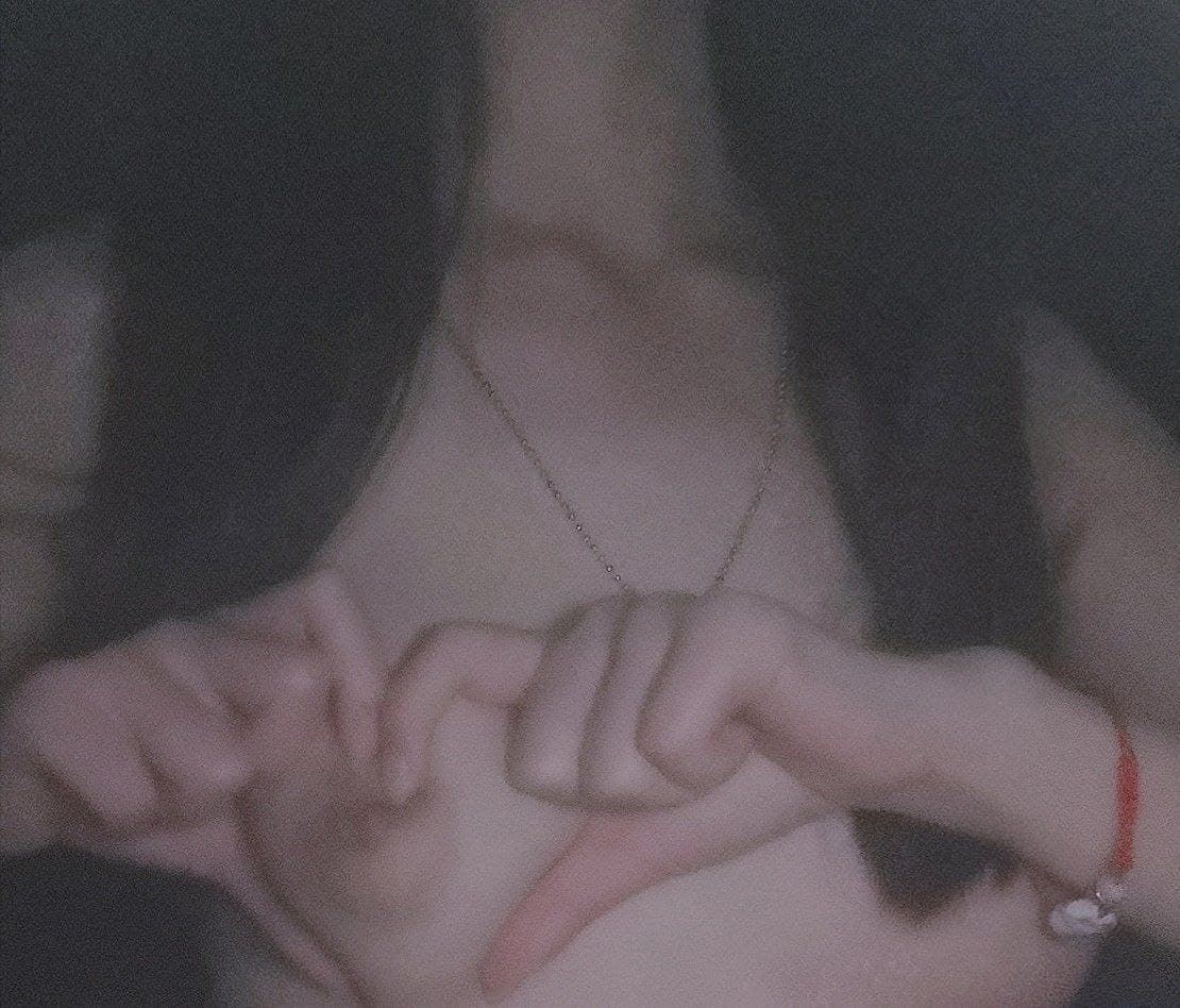 Quên mặc quần lót, nữ trưởng phòng bị nam nhân viên cưỡng dâm ngay trong công ty